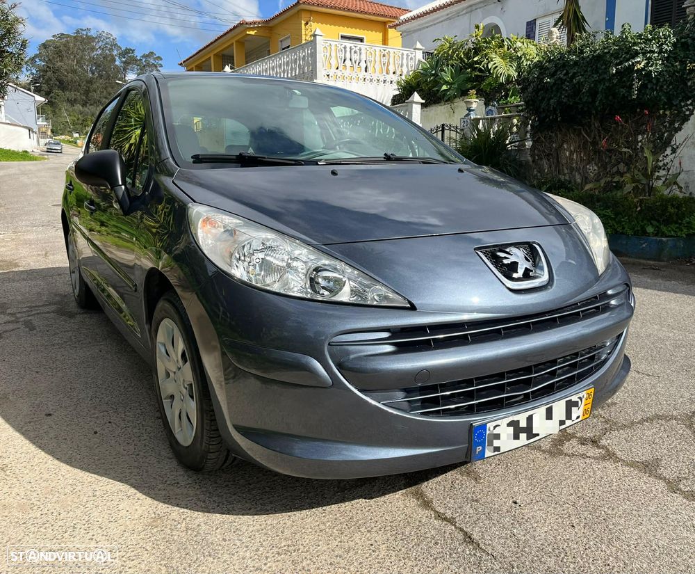 Peugeot 207 - 1