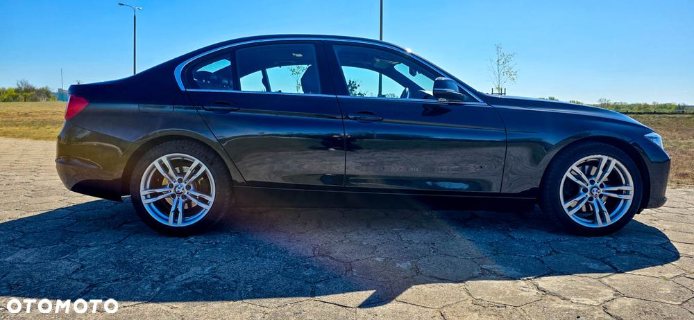 BMW Seria 3 328i Luxury Line - 18