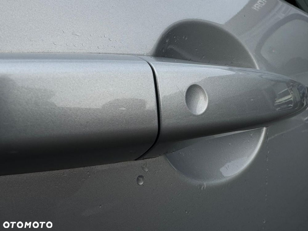 Land Rover Discovery Sport 2.0 D200 mHEV R-Dynamic SE - 30