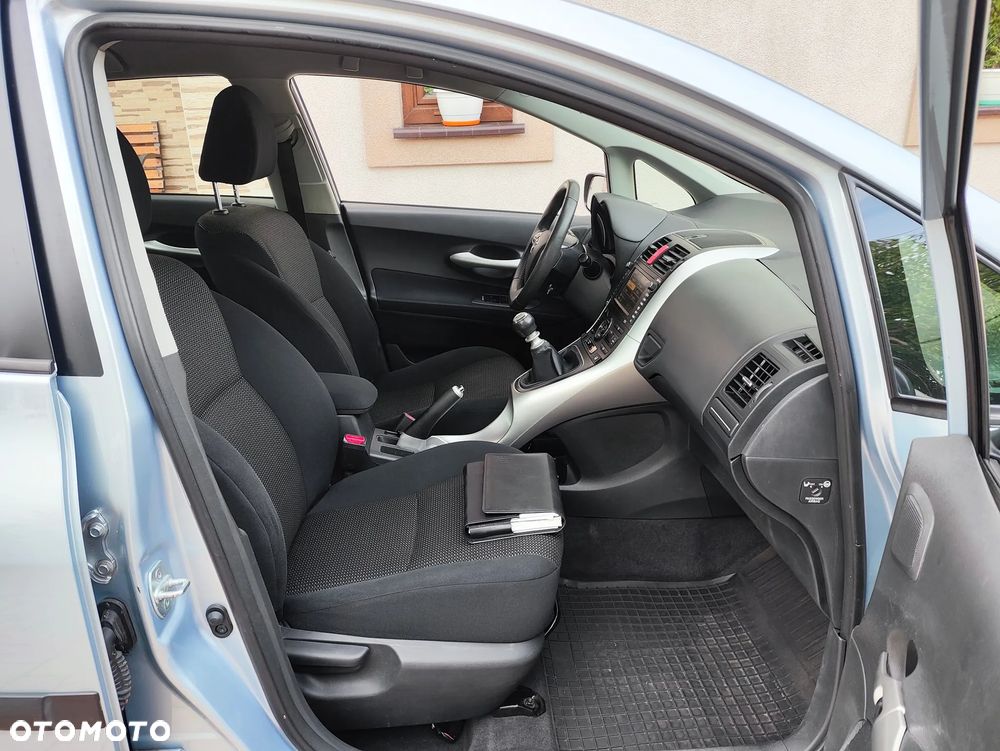 Toyota Auris 1.6 Executive - 19