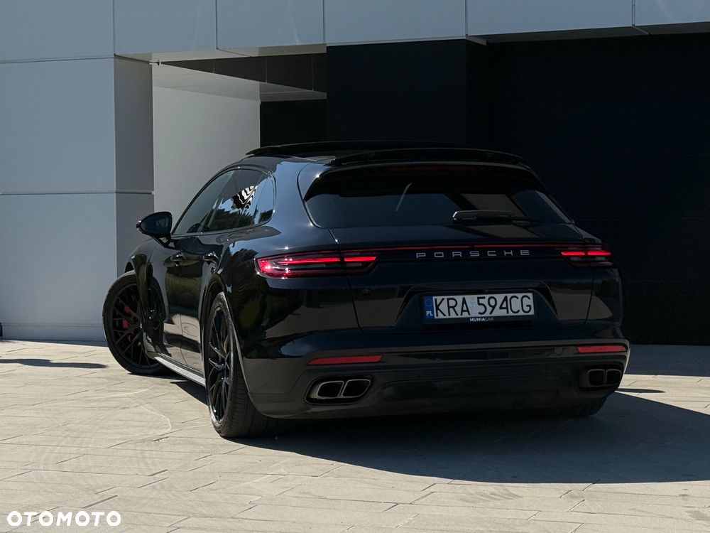 Porsche Panamera Turbo Sport Turismo - 17