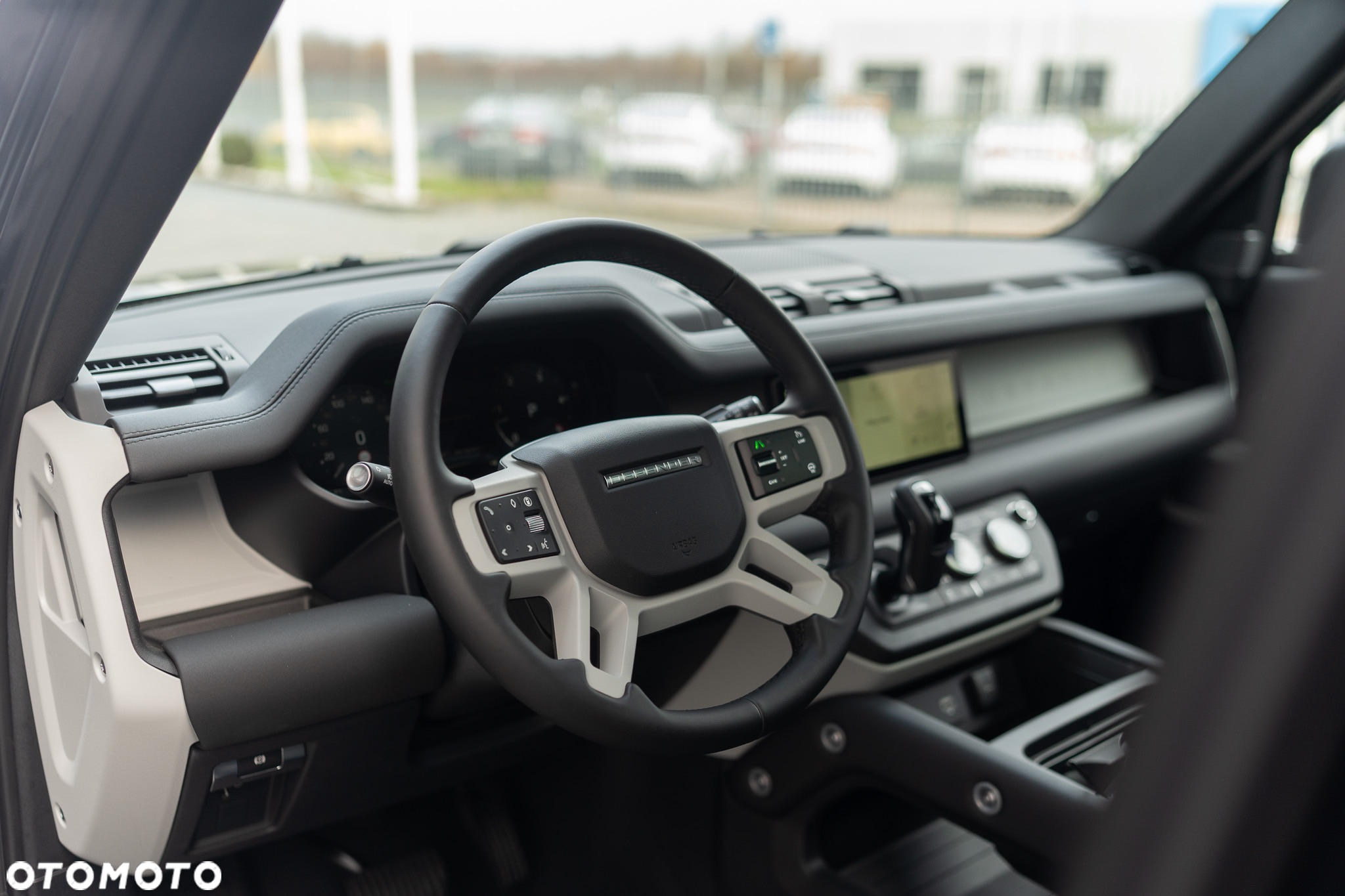 Land Rover Defender - 9