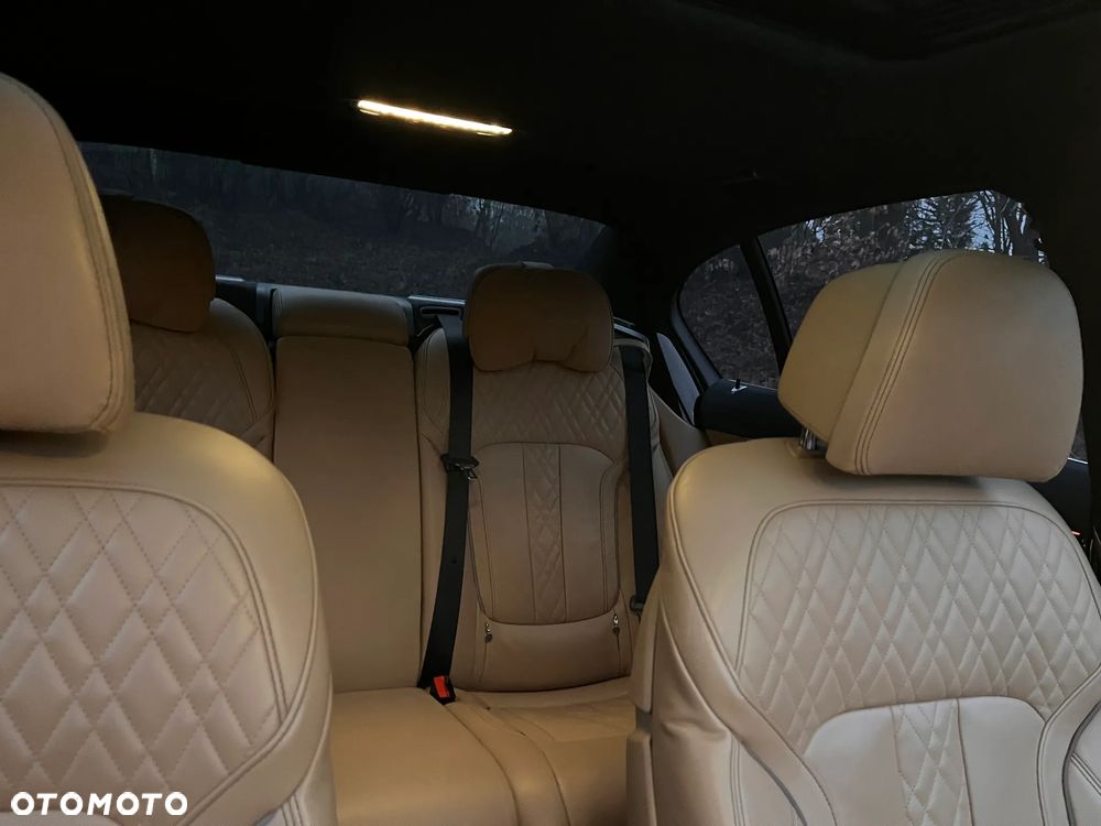 BMW Seria 7 740d xDrive - 34