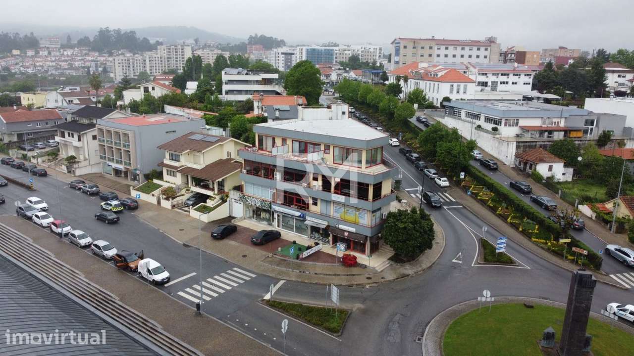 APARTAMENTO T2 EM REMODELAÇÃO COM TERRAÇO E COM VARANDA | CENTRO DE... - Grande imagem: 2/25