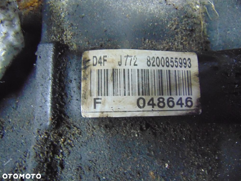 Dół silnika clio 3 1,2 16 v D4F j772 - 5