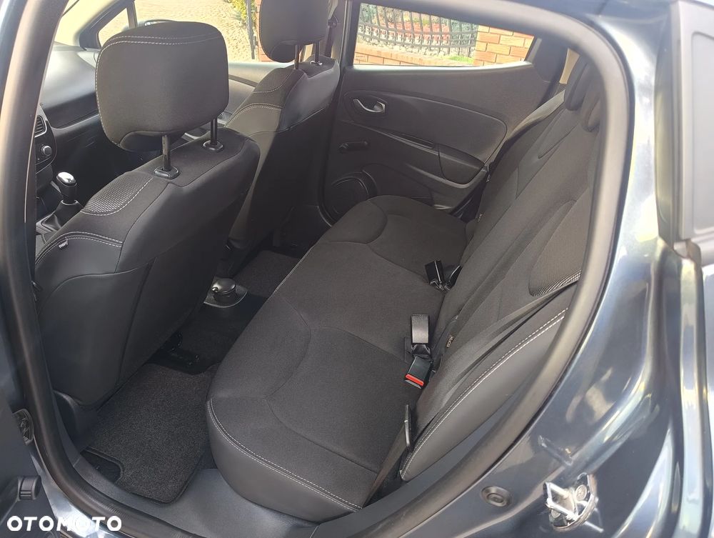 Renault Clio 1.2 16V 75 LIMITED - 12