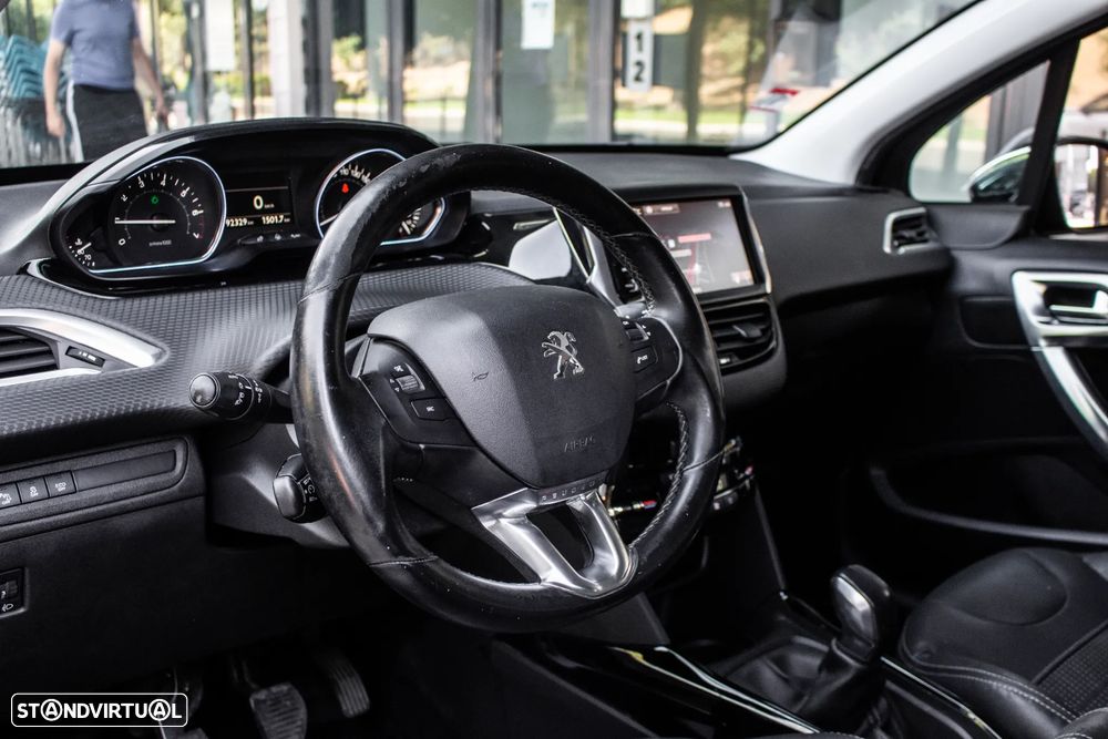 Peugeot 2008 1.2 PureTech Allure - 18