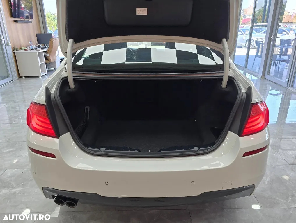 BMW Seria 5 525d Sport-Aut. - 12