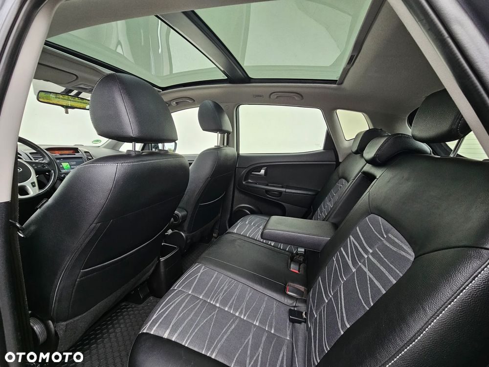 Kia Venga 1.6 CVVT Automatik Platinum Edition - 26