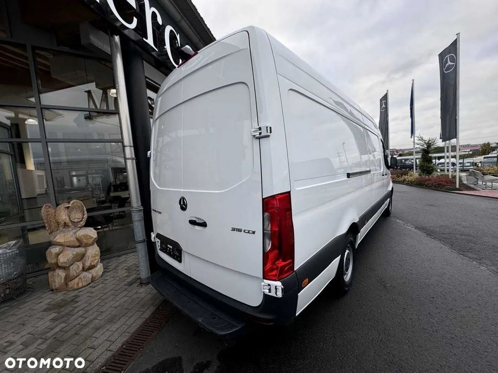 Mercedes-Benz Sprinter - 3