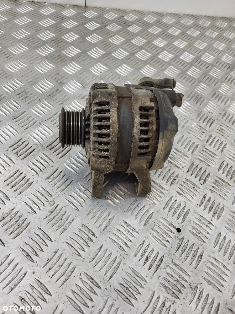 Suzuki Grand Vitara II 1.9 DDIS Alternator - 2