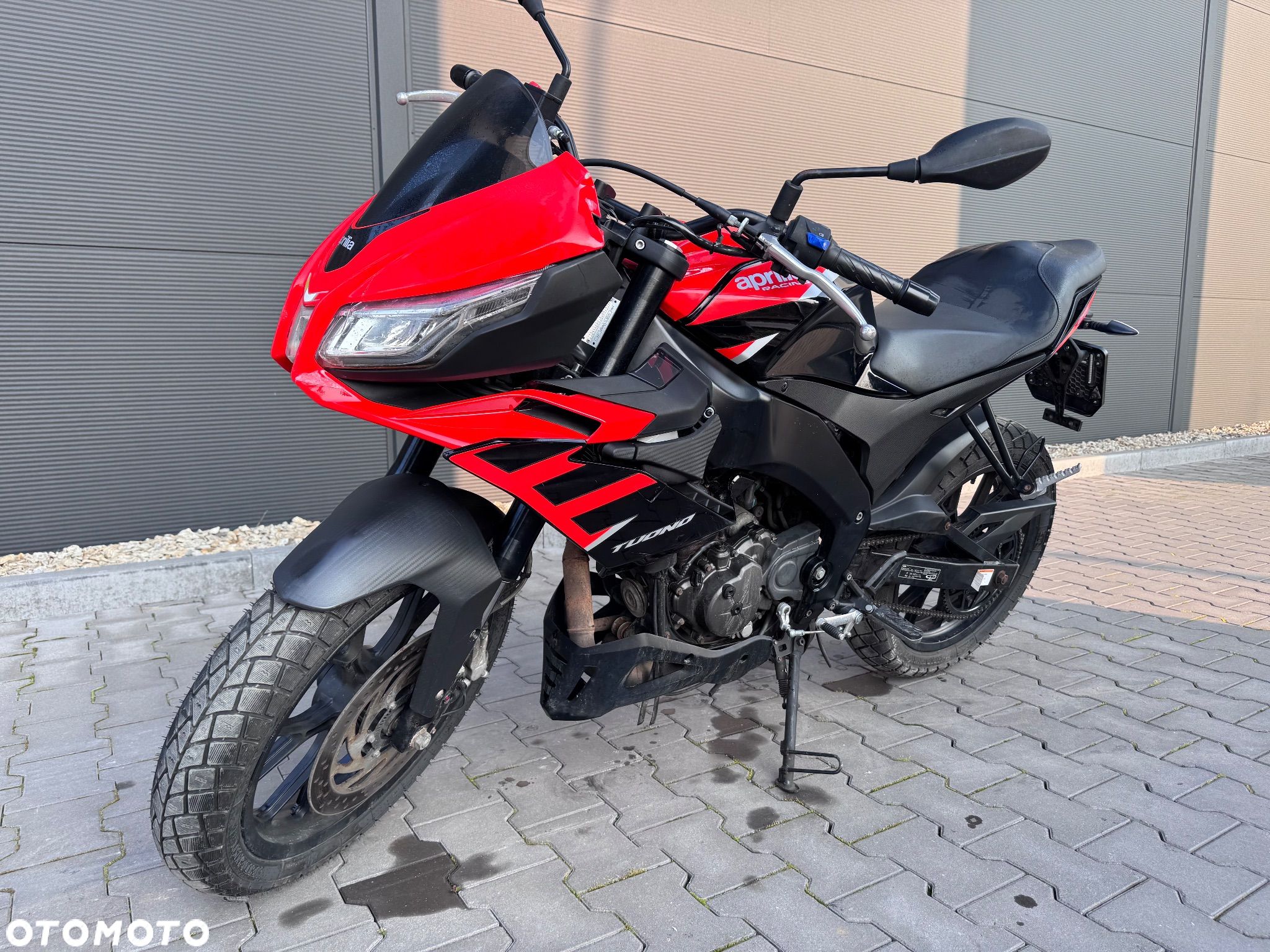 Aprilia Tuono - 1
