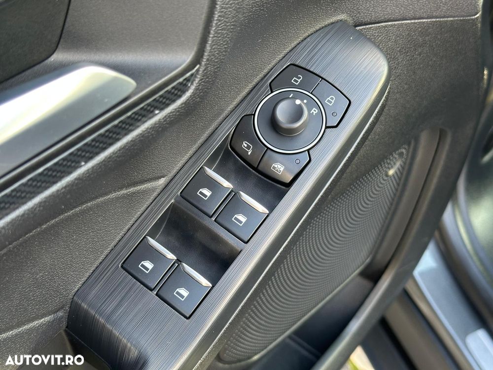 Ford Kuga 2.5 Duratec FWD FHEV ST-Line - 31