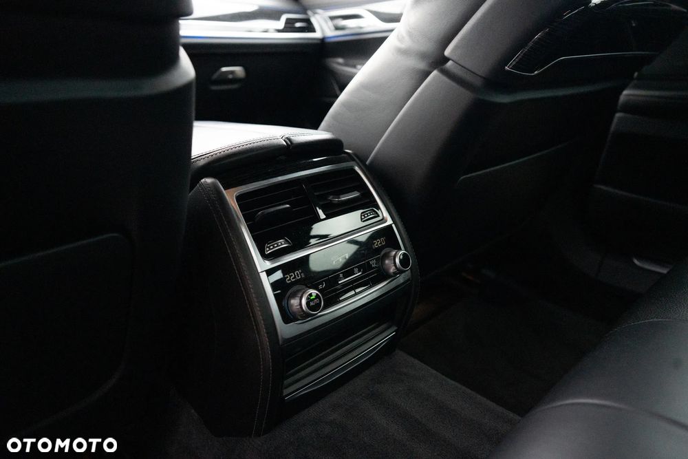 BMW Seria 7 730d xDrive - 21