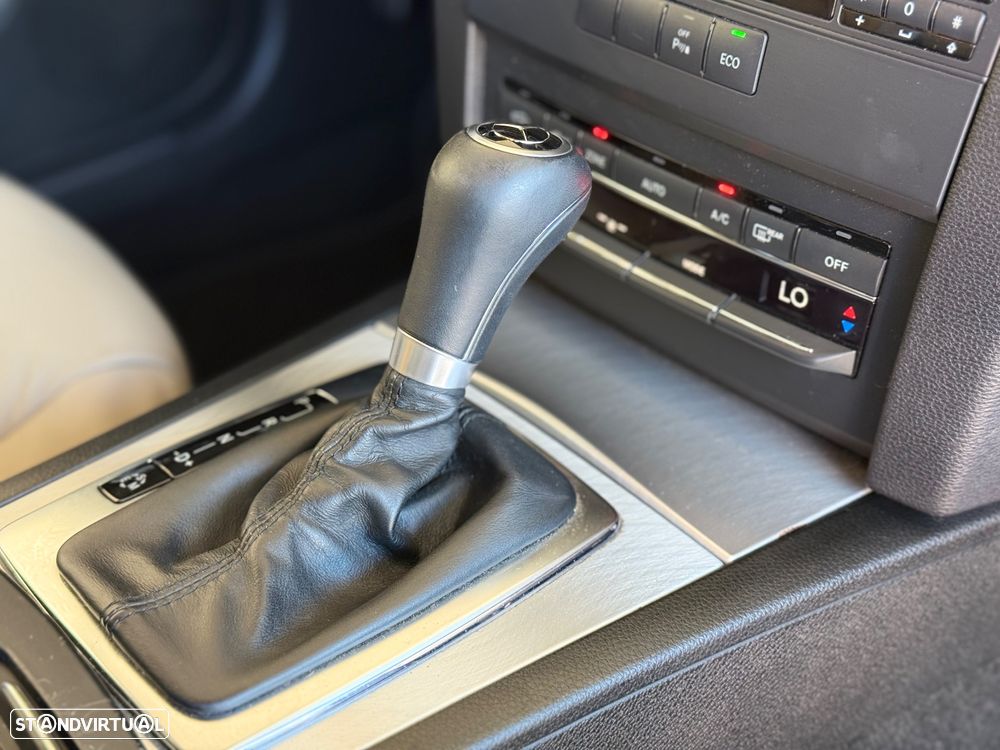 Mercedes-Benz E 250 CDi Avantgarde BlueEfficiency Auto - 34