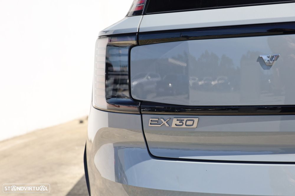 Volvo EX30 51 kWh Single Motor Plus - 29
