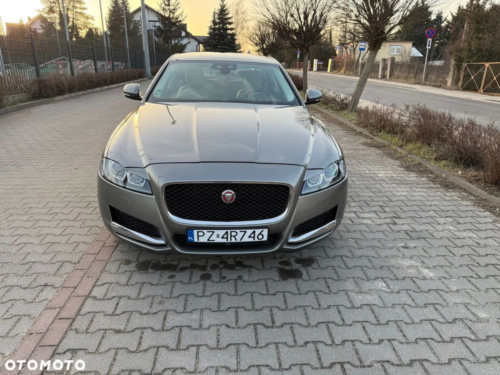 Jaguar XF 20d Portfolio - 4