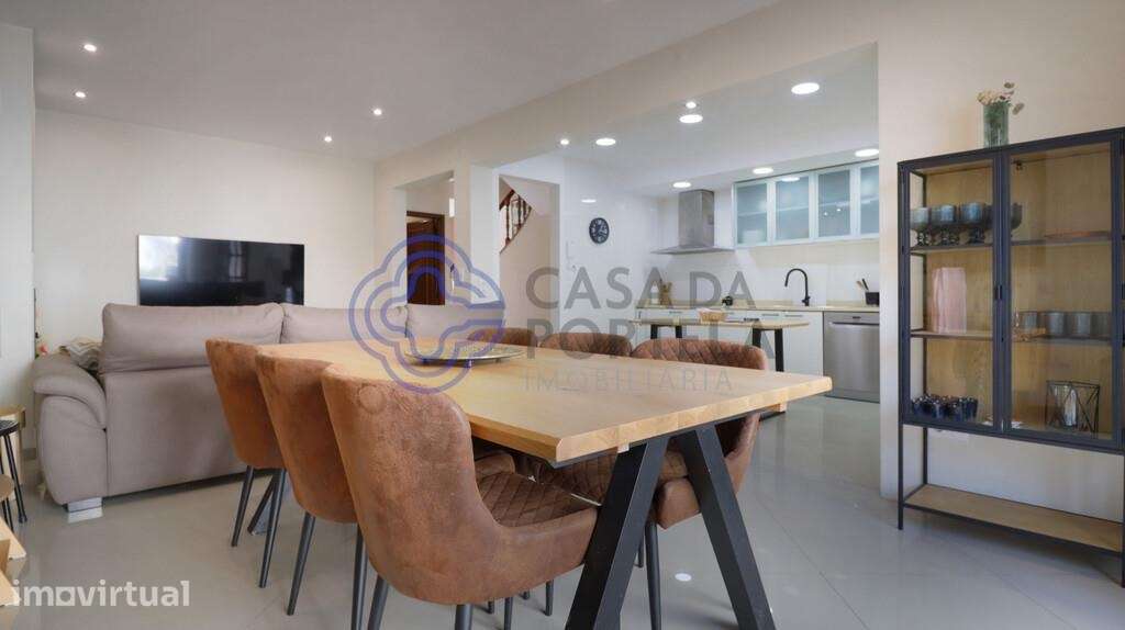 Moradia T5 Transformada em T4 | Totalmente Renovada | Suite | Closet | - Grande imagem: 3/26