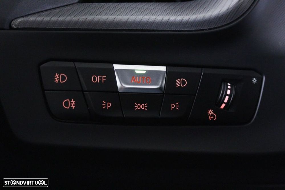 BMW 116 d Pack Desportivo M Auto - 28