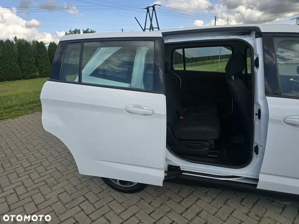 Ford Grand C-MAX - 19