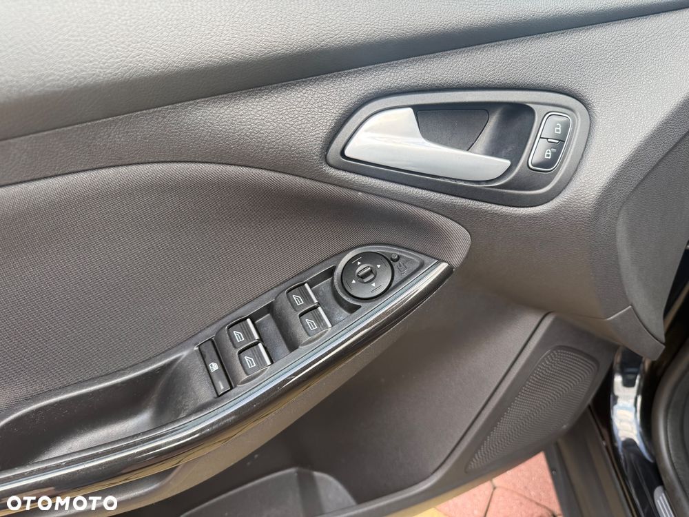 Ford Focus 1.0 EcoBoost Titanium - 19