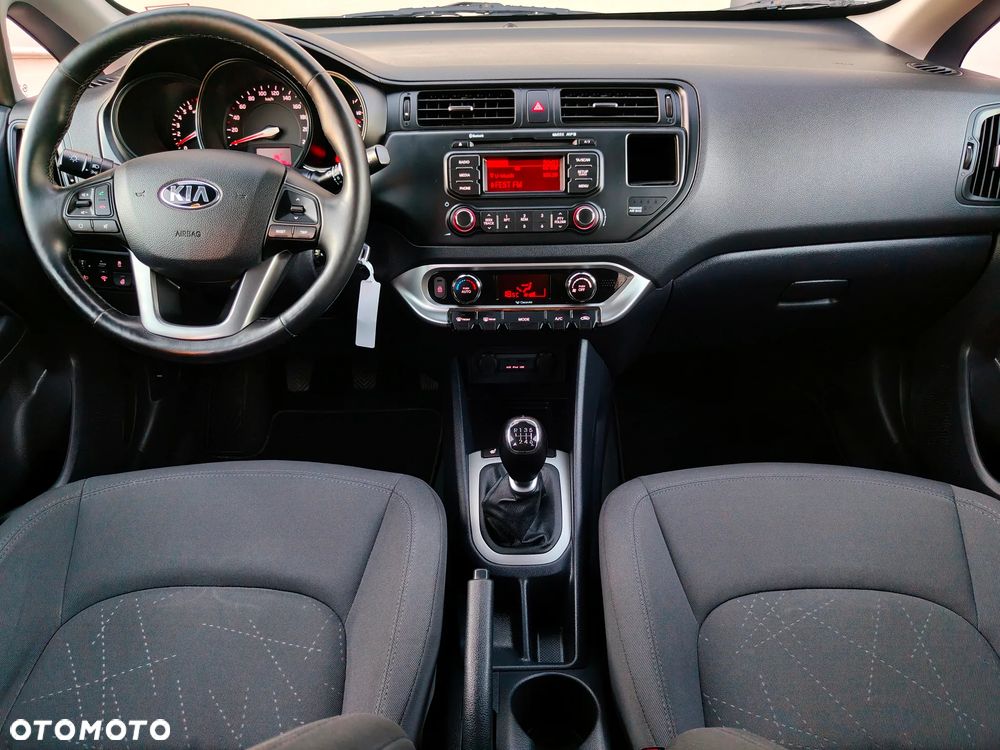 Kia Rio 1.4 Fifa World Cup Edition - 7