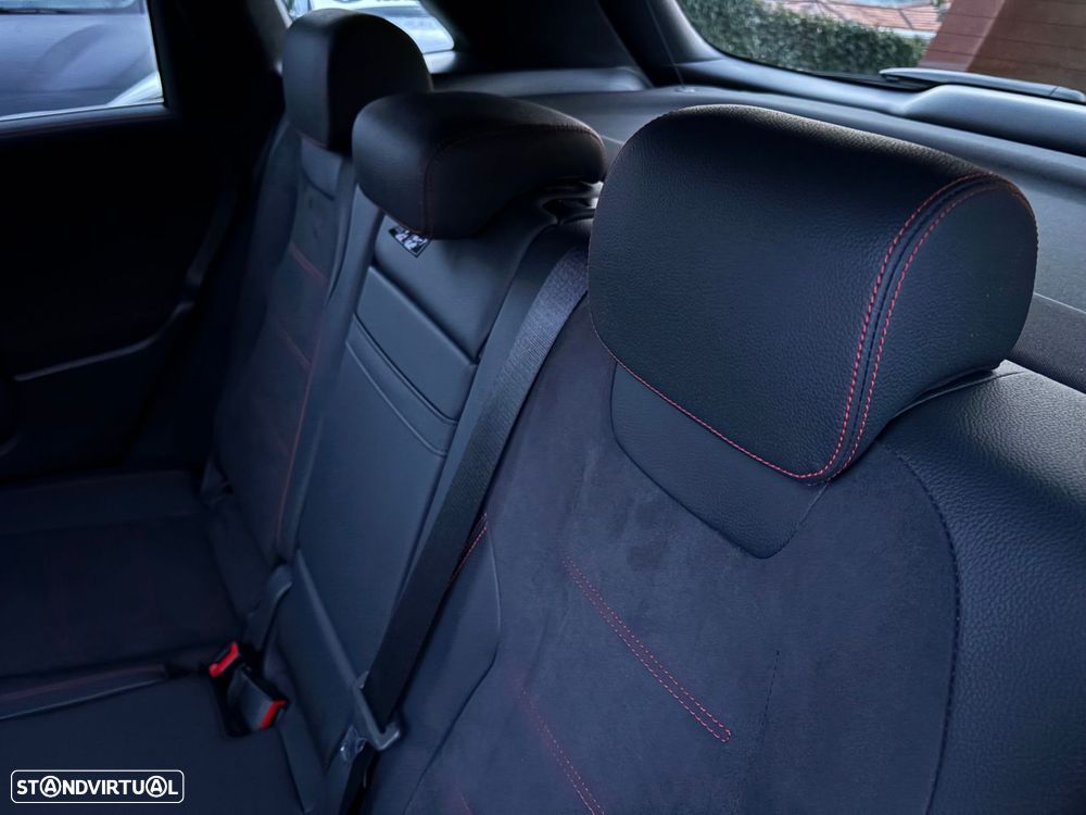 Mercedes-Benz B 250 e AMG Line - 18