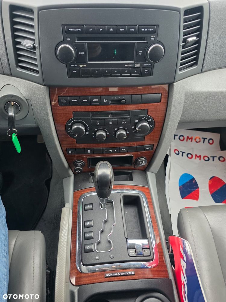 Jeep Grand Cherokee - 14