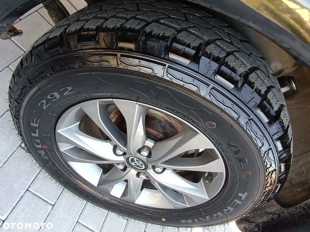 Toyota RAV4 2.0 D-4D 4x4 - 23