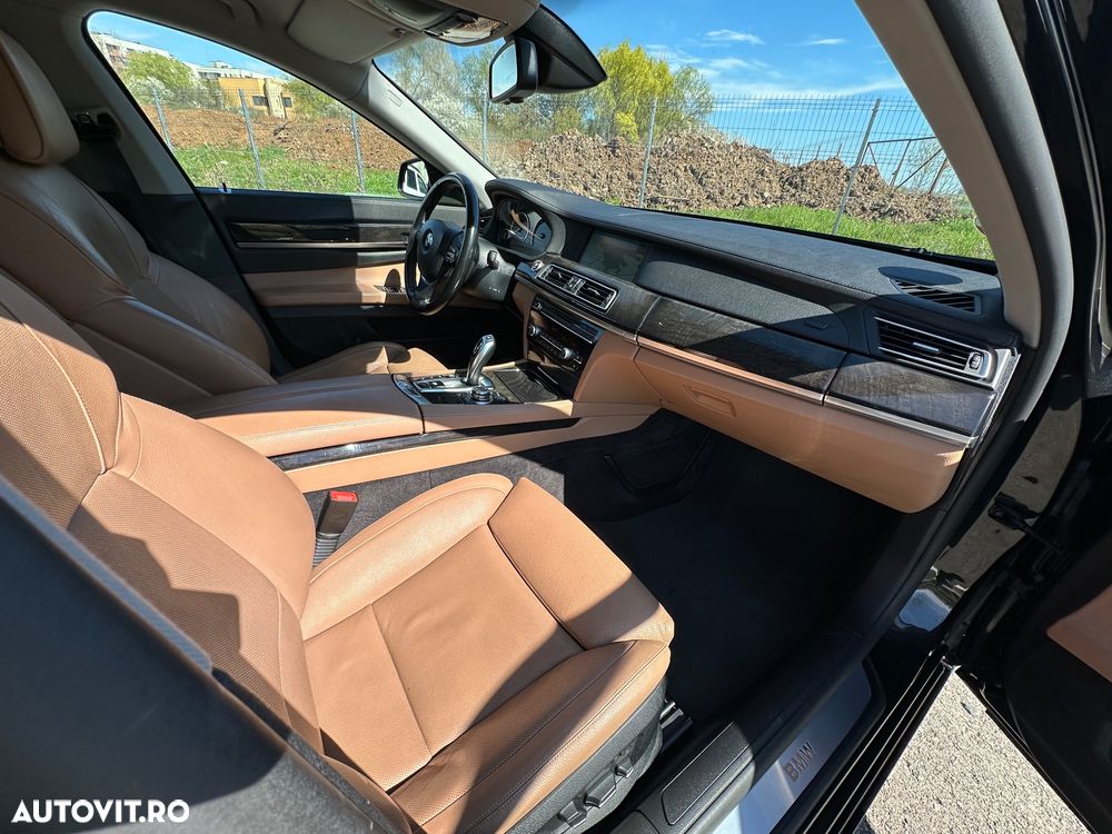 BMW Seria 7 740d xDrive Aut. - 24