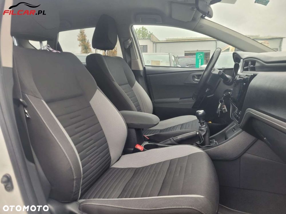 Toyota Auris - 15