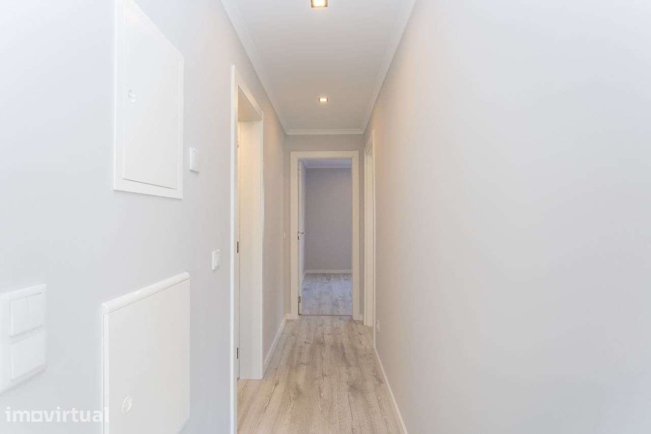 Arrendo Apartamento T2 remodelado - Foros de Amora, Seixal – 850 Eur - Grande imagem: 3/17