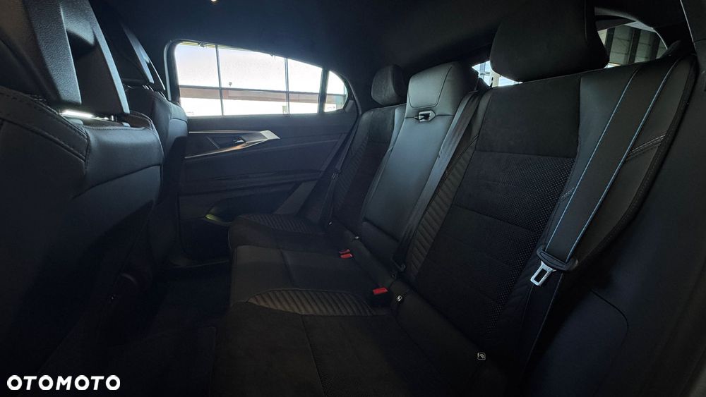 Renault Rafale 1.2 E-Tech PHEV 4x4 300 esprit Alpine MMT - 14