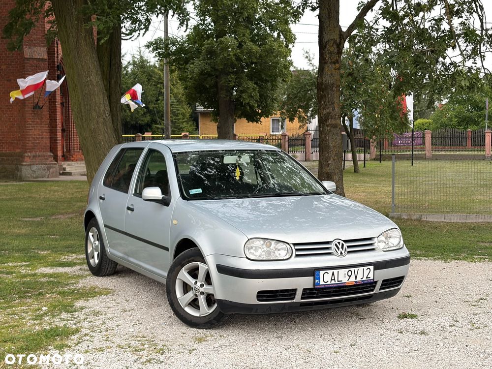 Volkswagen Golf - 4