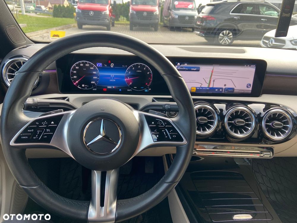 Mercedes-Benz Klasa A 200 Progressive 7G-DCT - 11