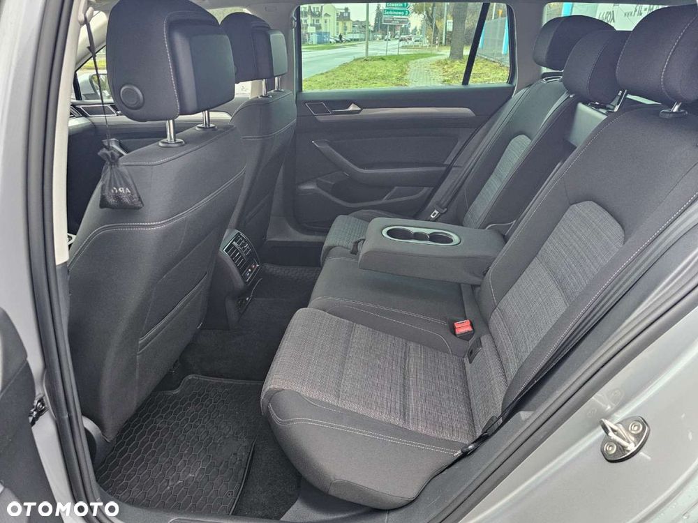 Volkswagen Passat Variant - 18