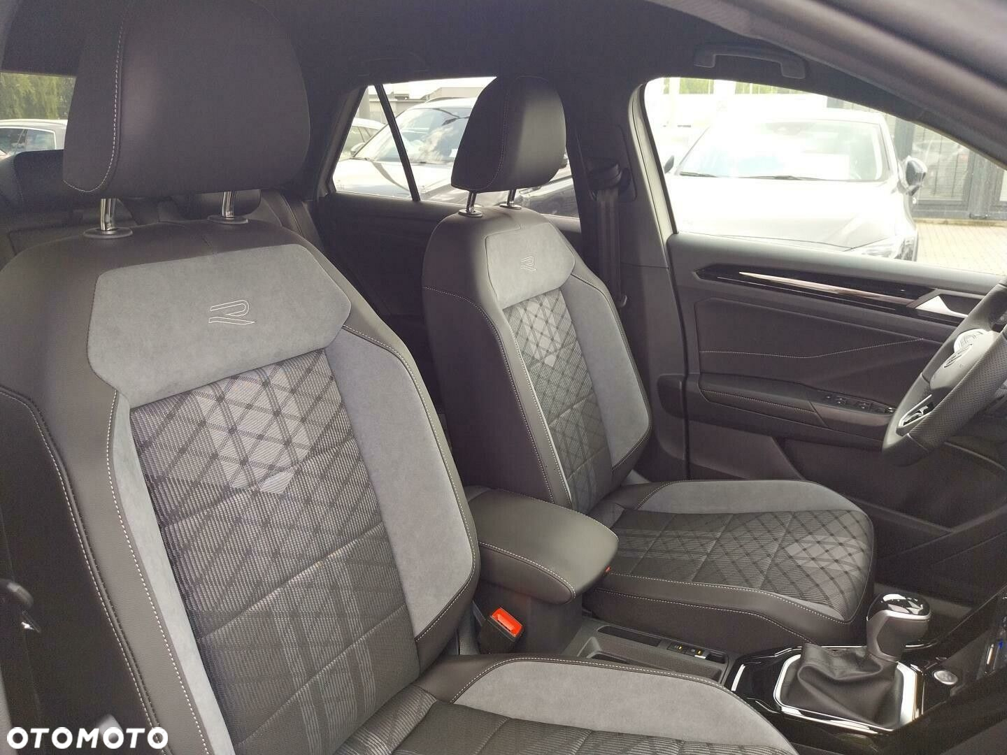 Volkswagen T-Roc 1.5 TSI R-Line Plus DSG - 17
