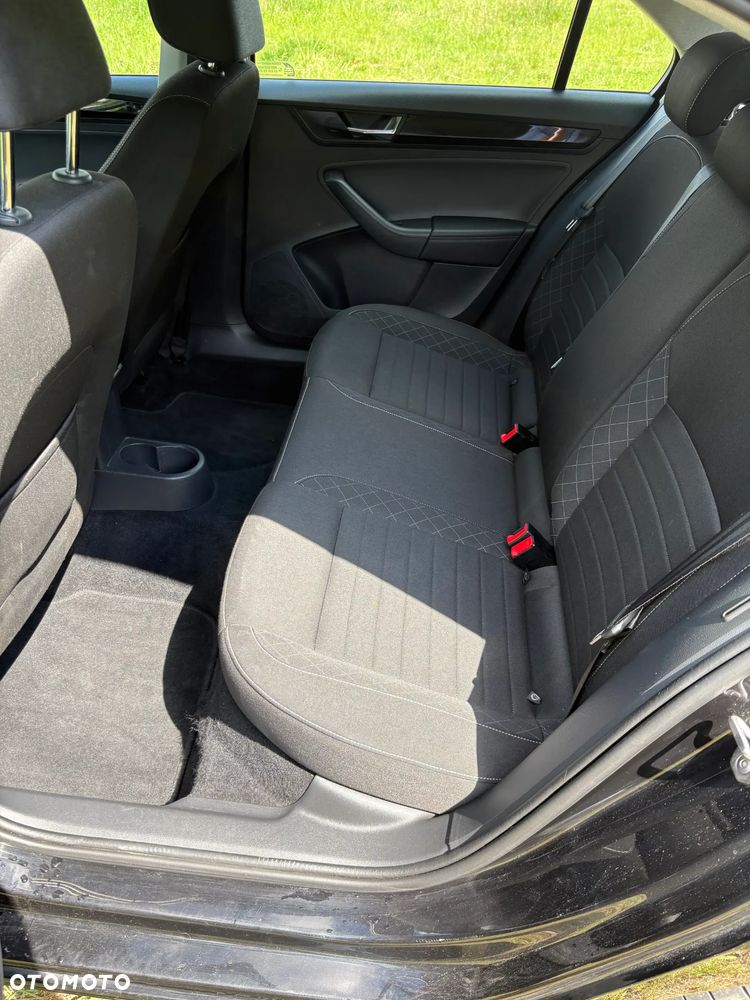 Skoda RAPID 1.0 TSI Style - 14