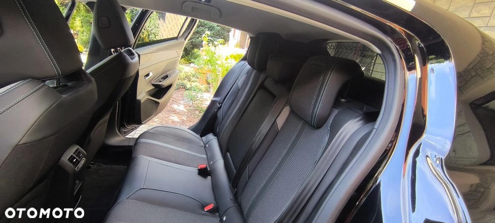 Peugeot 308 1.6 Hybrid PHEV Allure Pack EAT8 - 9
