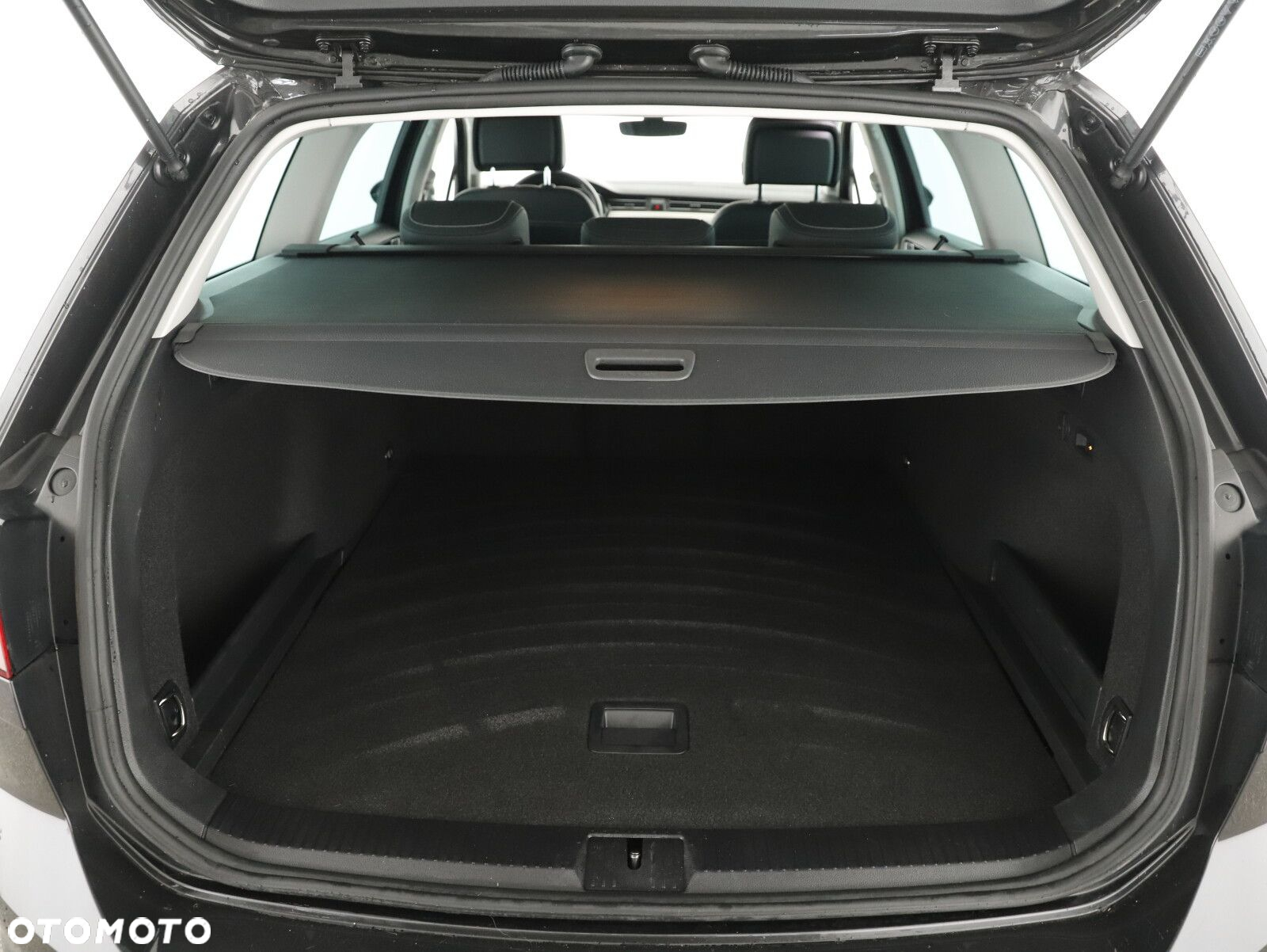 Volkswagen Passat - 24