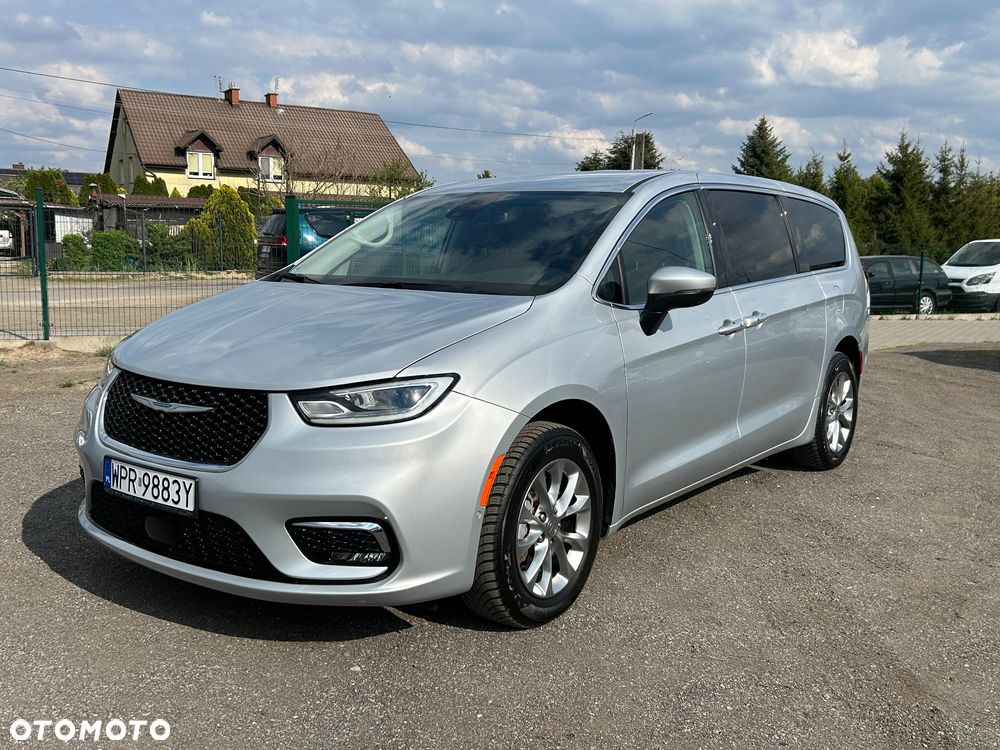 Chrysler Pacifica - 5