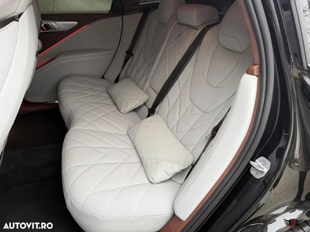 BMW XM 50e - 35