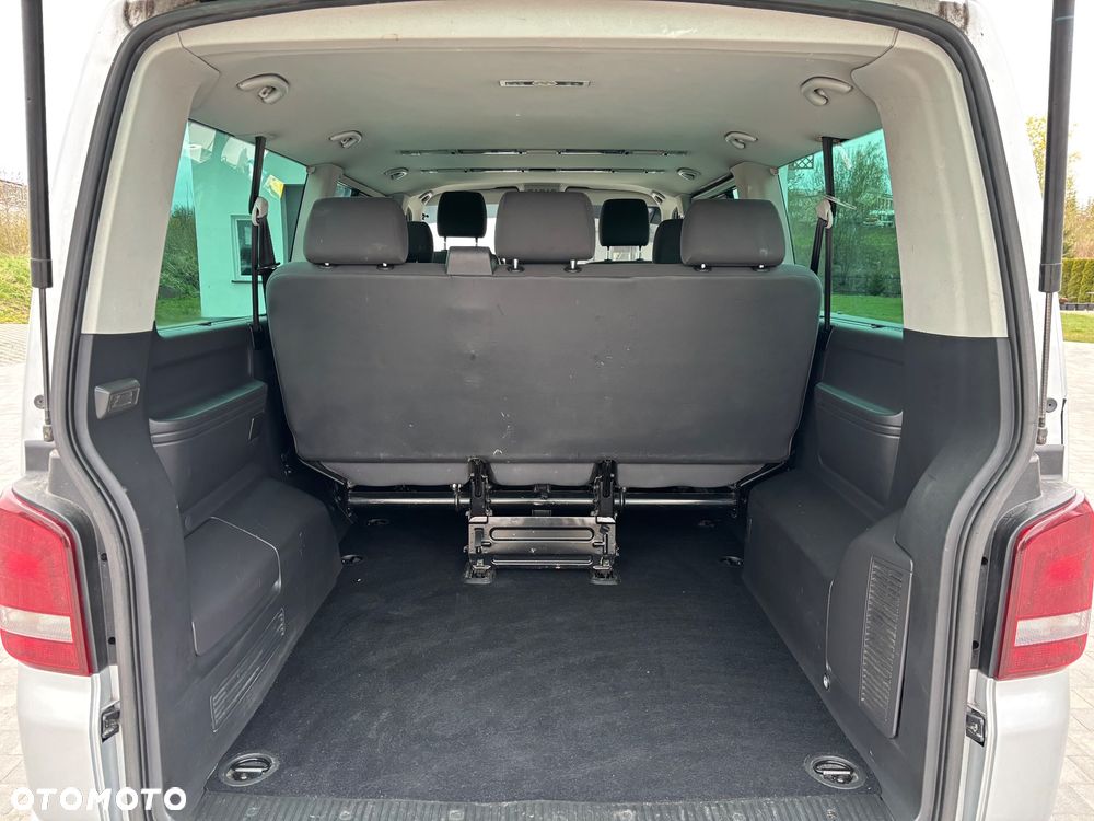 Volkswagen Caravelle - 8