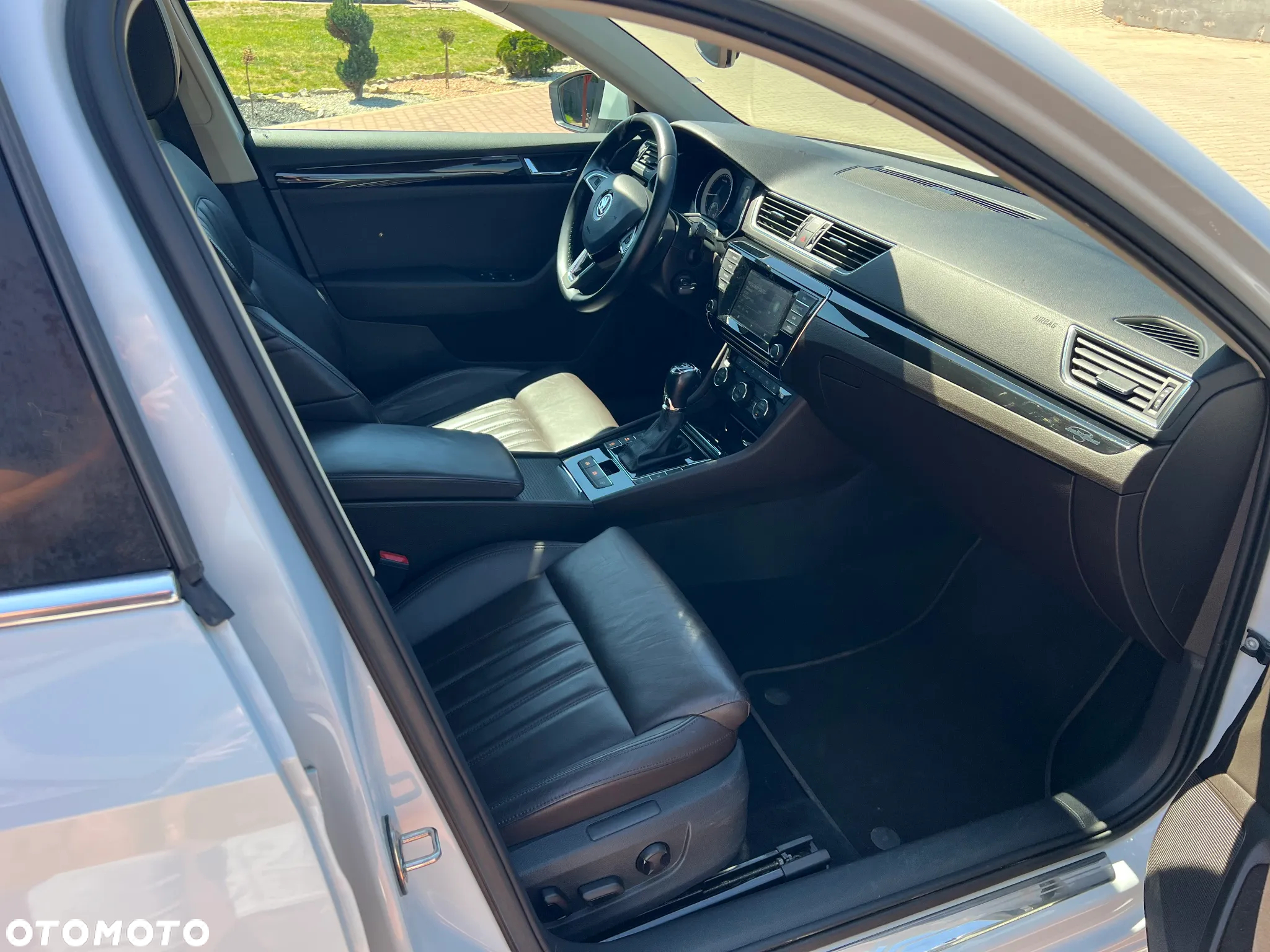 Skoda Superb Combi 2.0 TDI DSG L&K - 14
