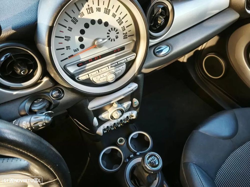 MINI 3 Portas Cooper D - 25