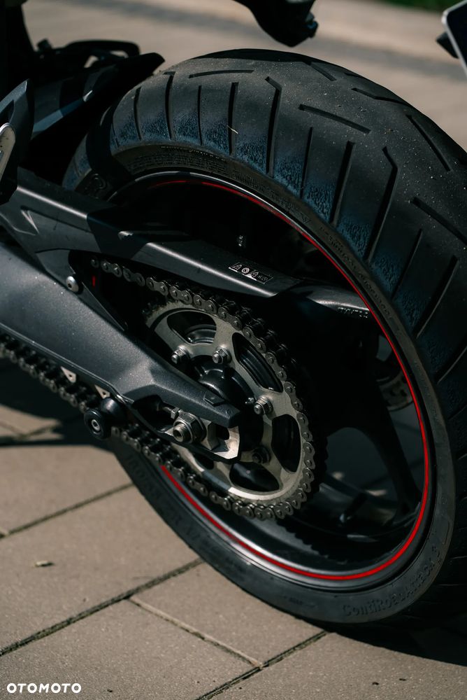 Triumph Street Triple - 18