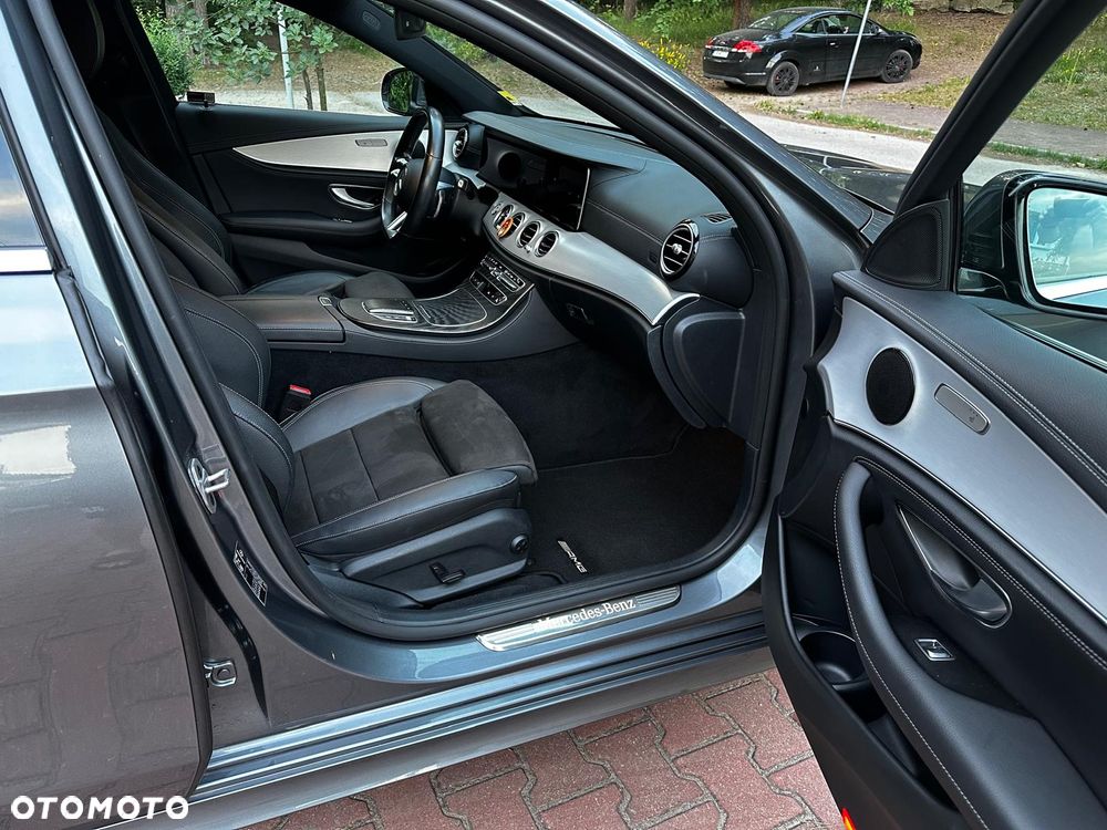 Mercedes-Benz Klasa E 220 d AMG - 13
