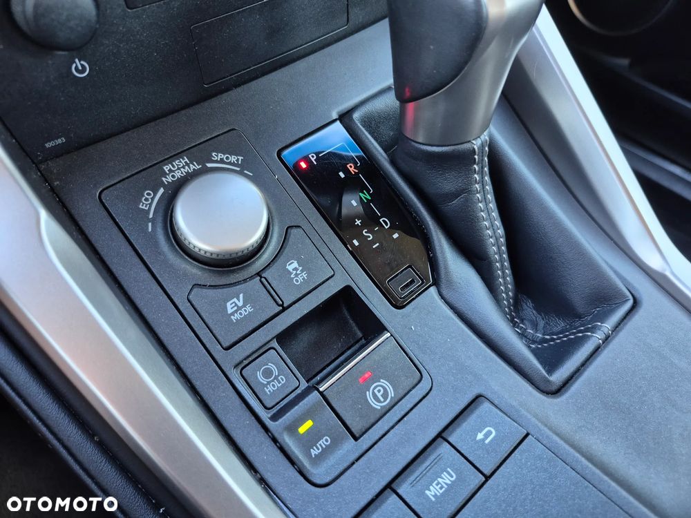 Lexus NX 300h Elite AWD - 14
