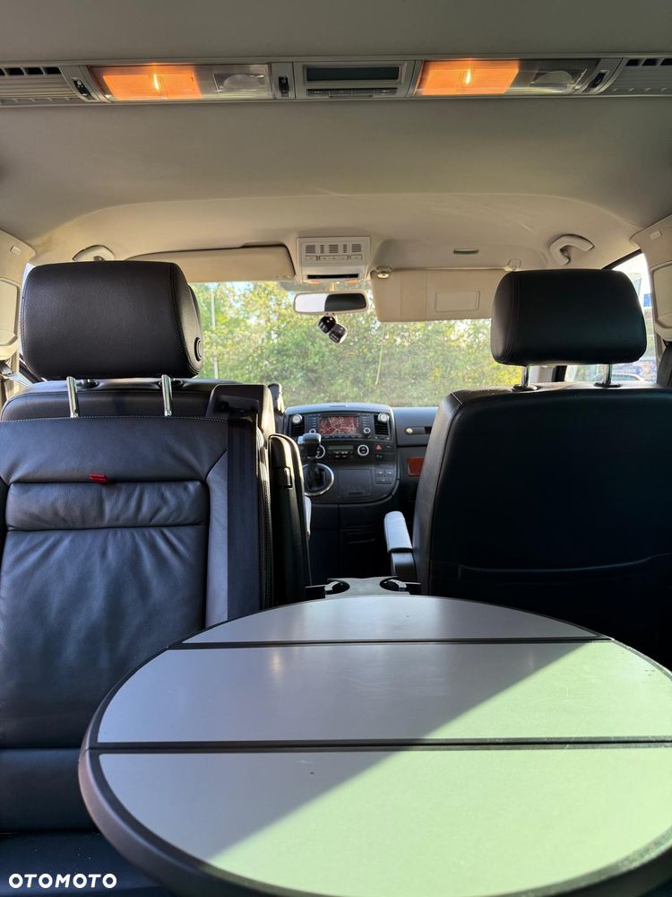 Volkswagen Multivan - 16