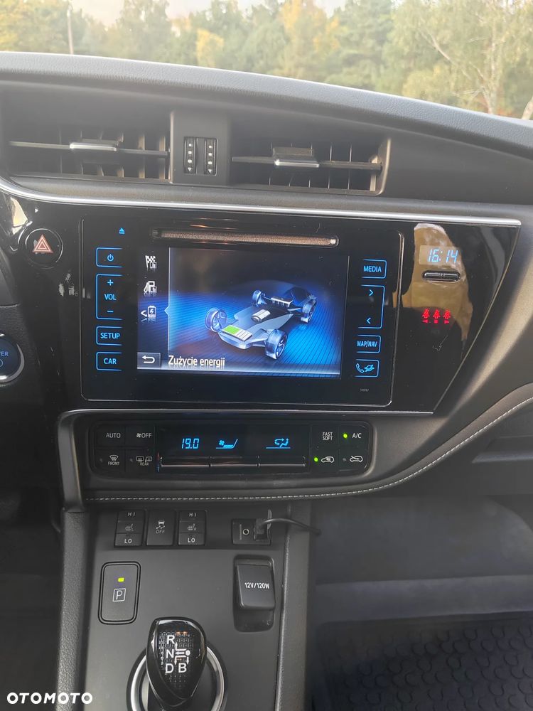 Toyota Auris - 11